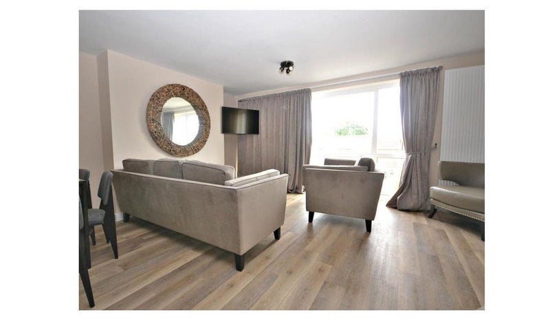 Room Arden Road in Crawley