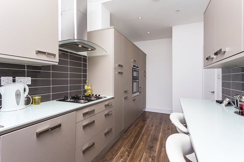 Flat Pembury Road in Greater London