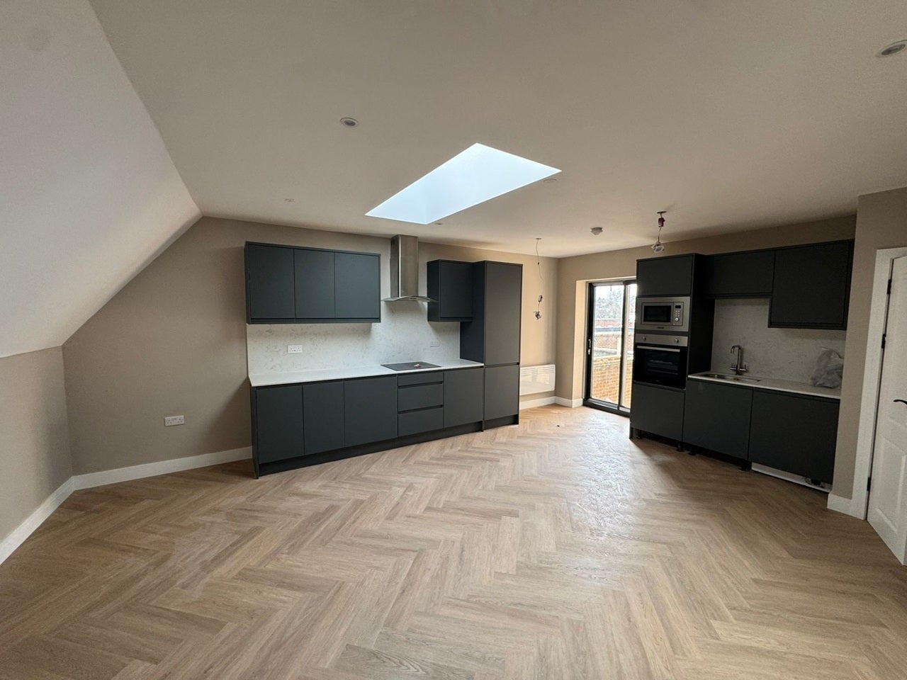 Flat Marlowes Shopping Precinct in Dacorum