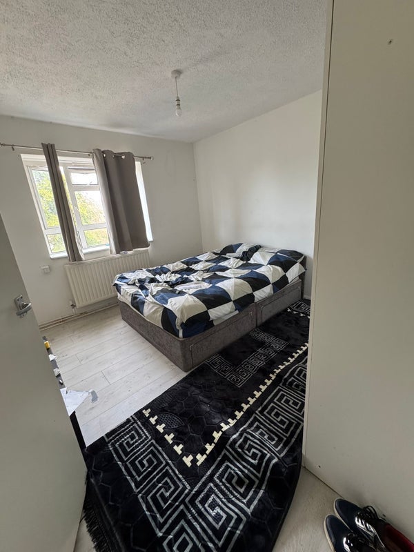 Flat Glazebrook Close in Greater London