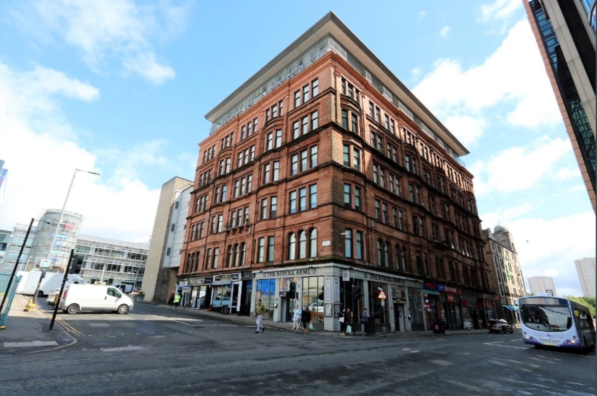 Flat Renfrew Court in Glasgow