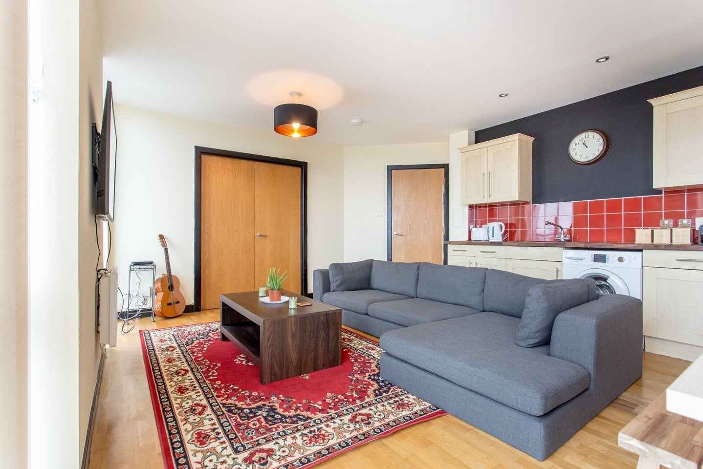 Flat Renfrew Court in Glasgow