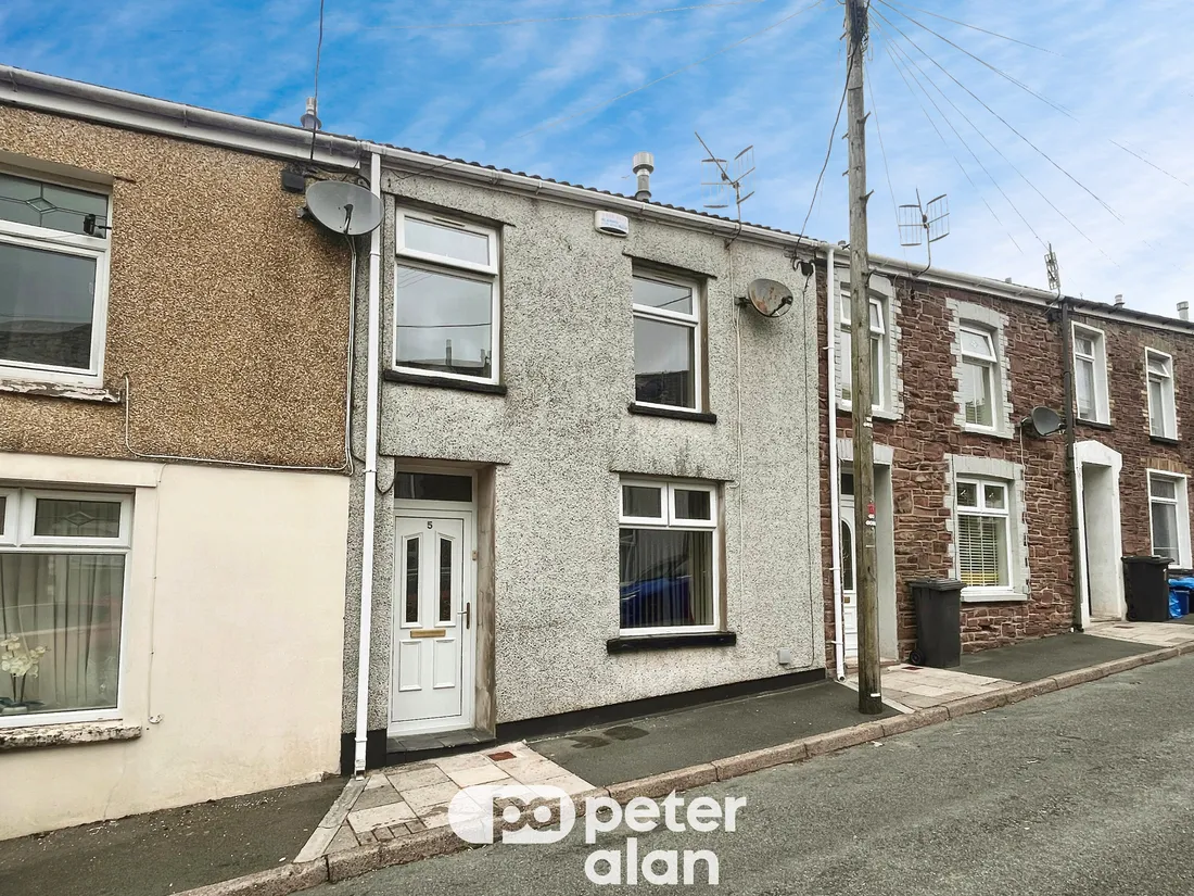 House Glendower Street in Pant