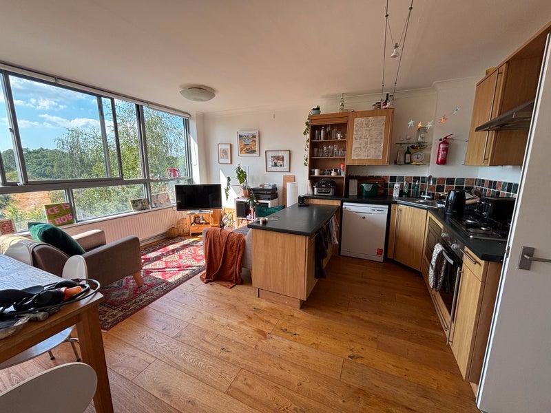 Flat Vanbrugh Park in Greater London