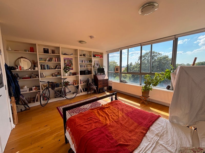 Flat Vanbrugh Park in Greater London