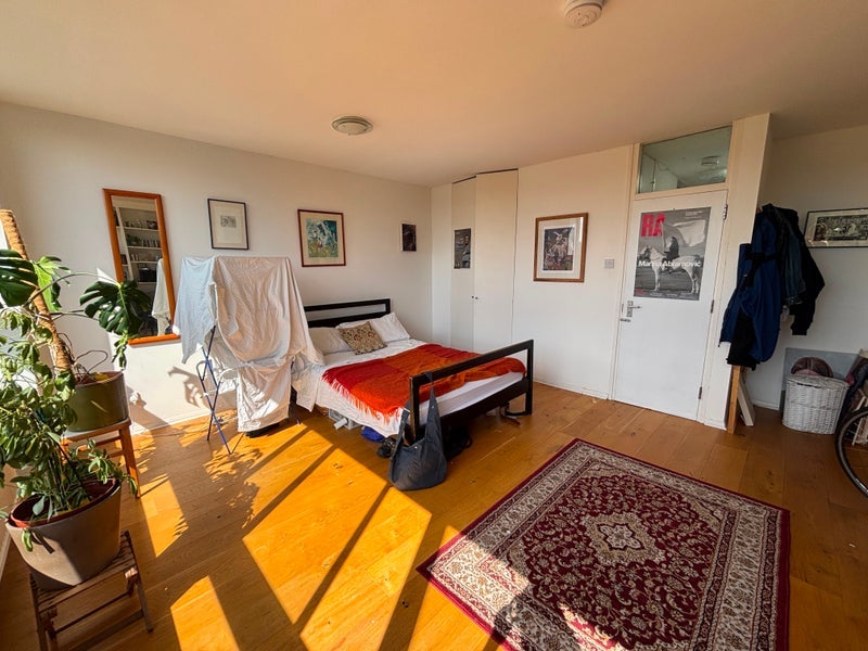 Flat Vanbrugh Park in Greater London
