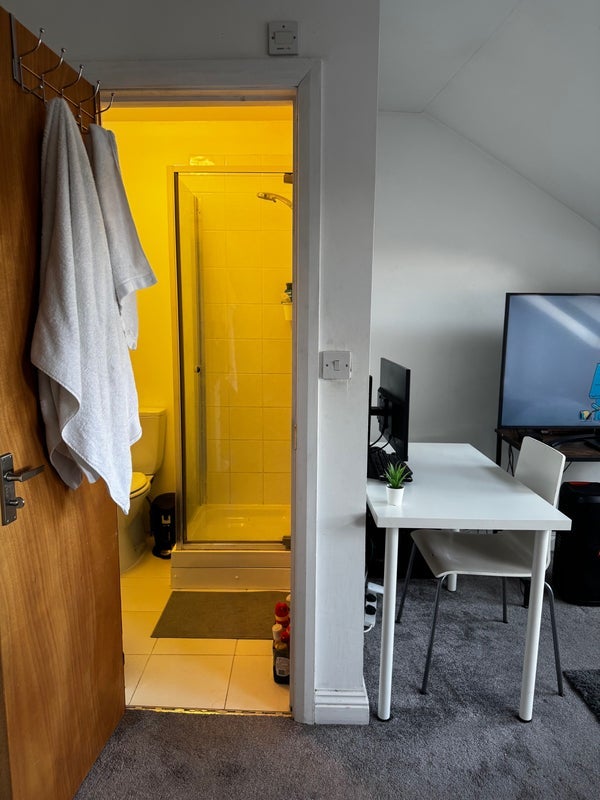 Room Broadway in Greater London
