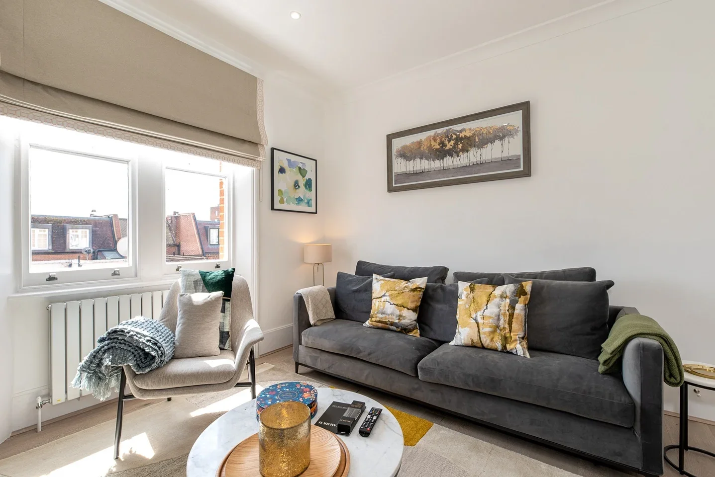 Flat Kensington High Street in Greater London
