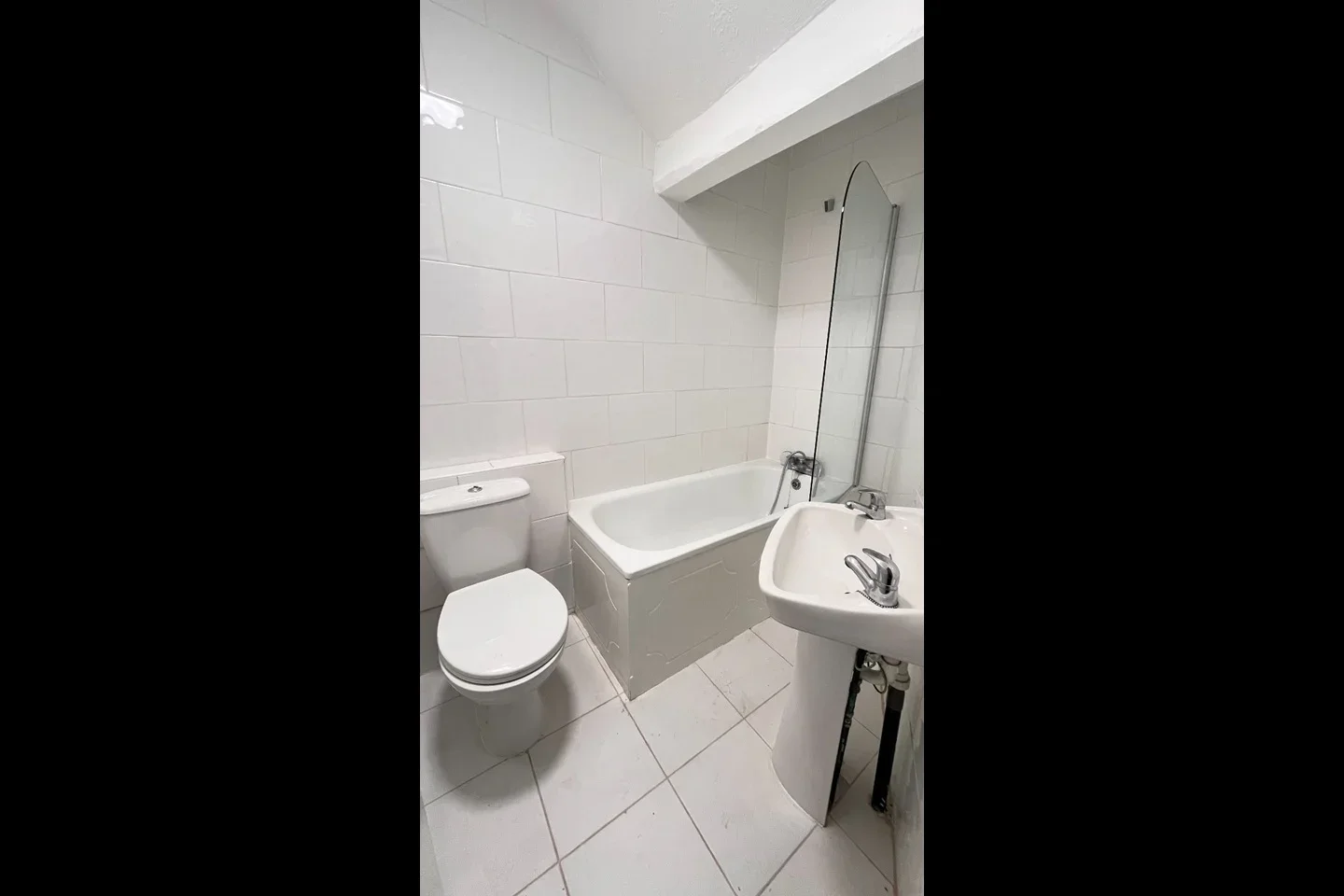 Flat Warham Road in Greater London
