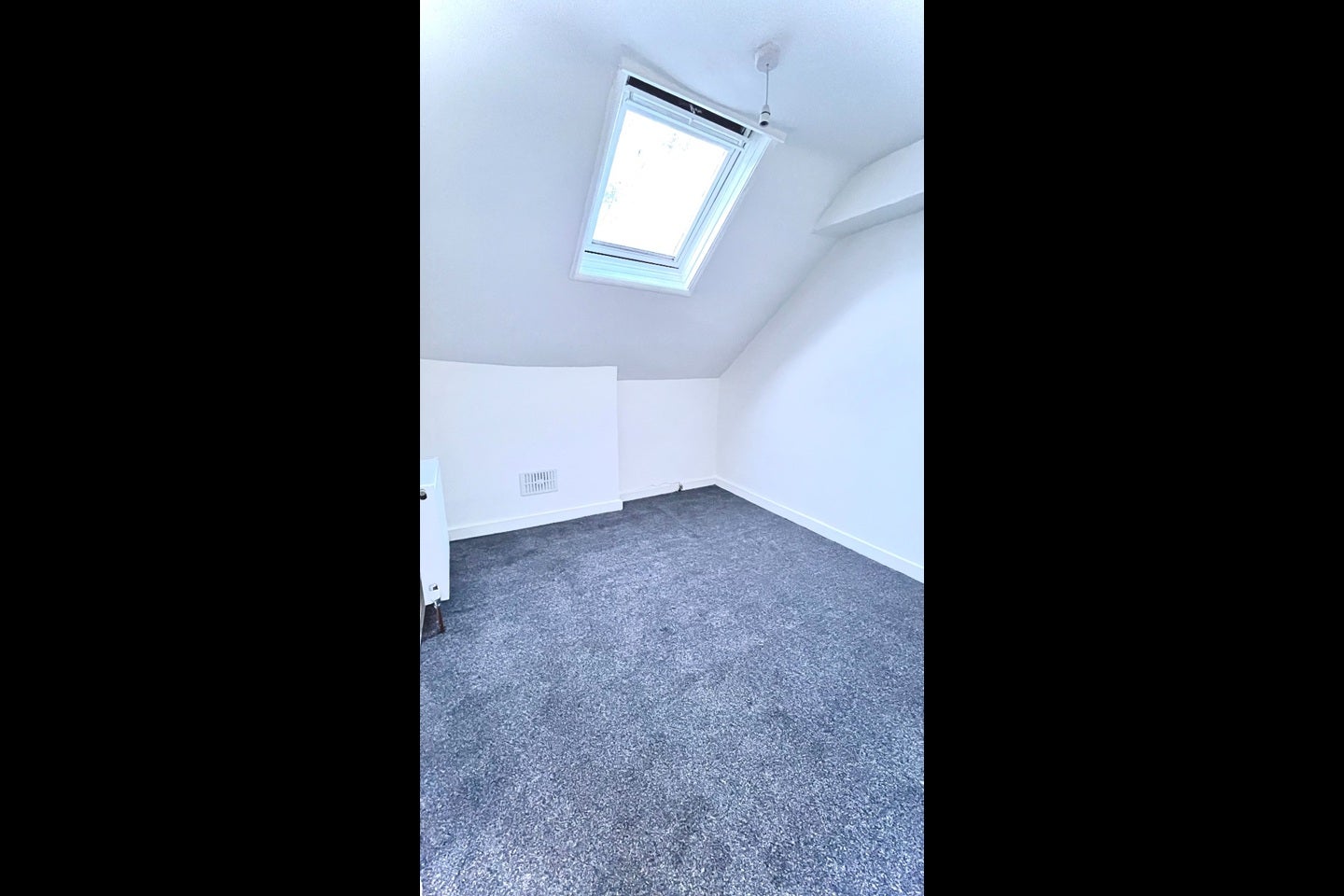 Flat Warham Road in Greater London