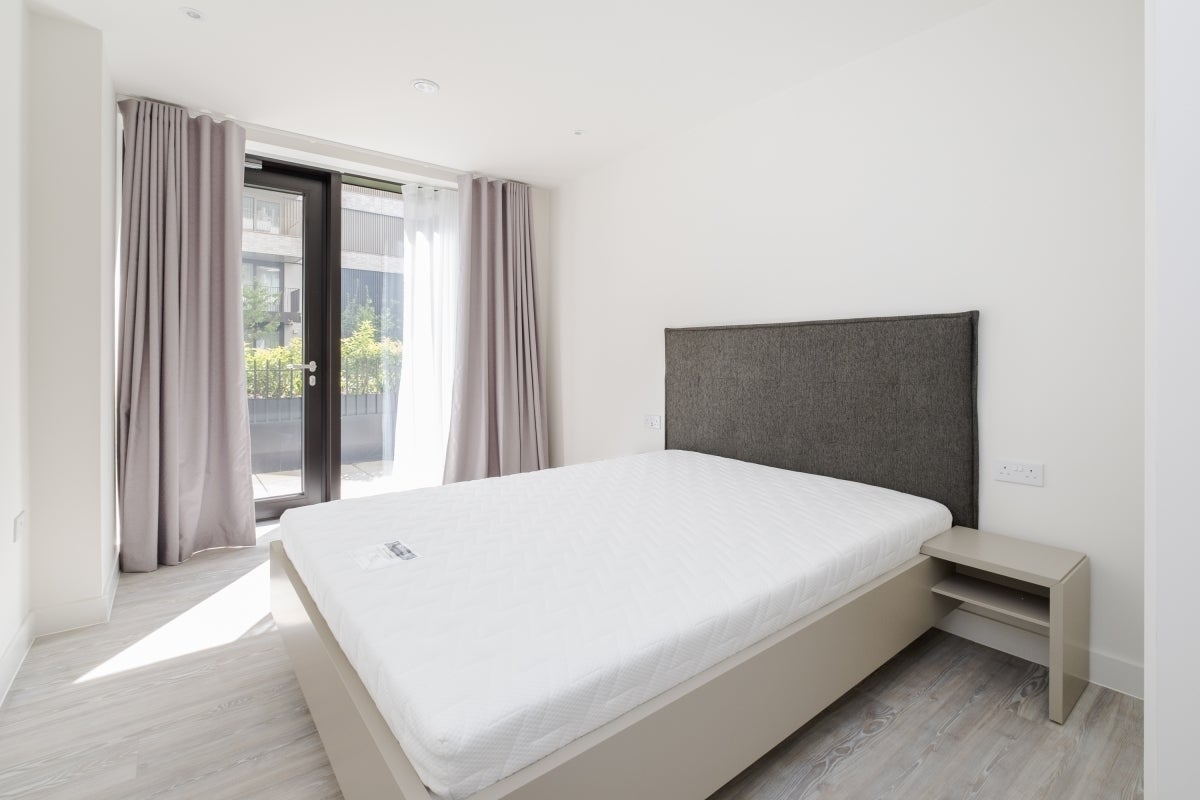 Flat Cherry Park Lane in Greater London