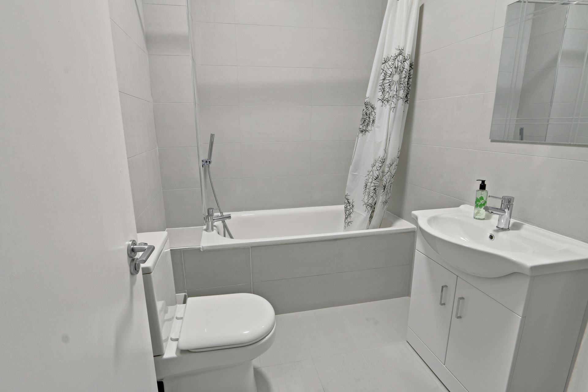 Flat Fonthill Road in Greater London
