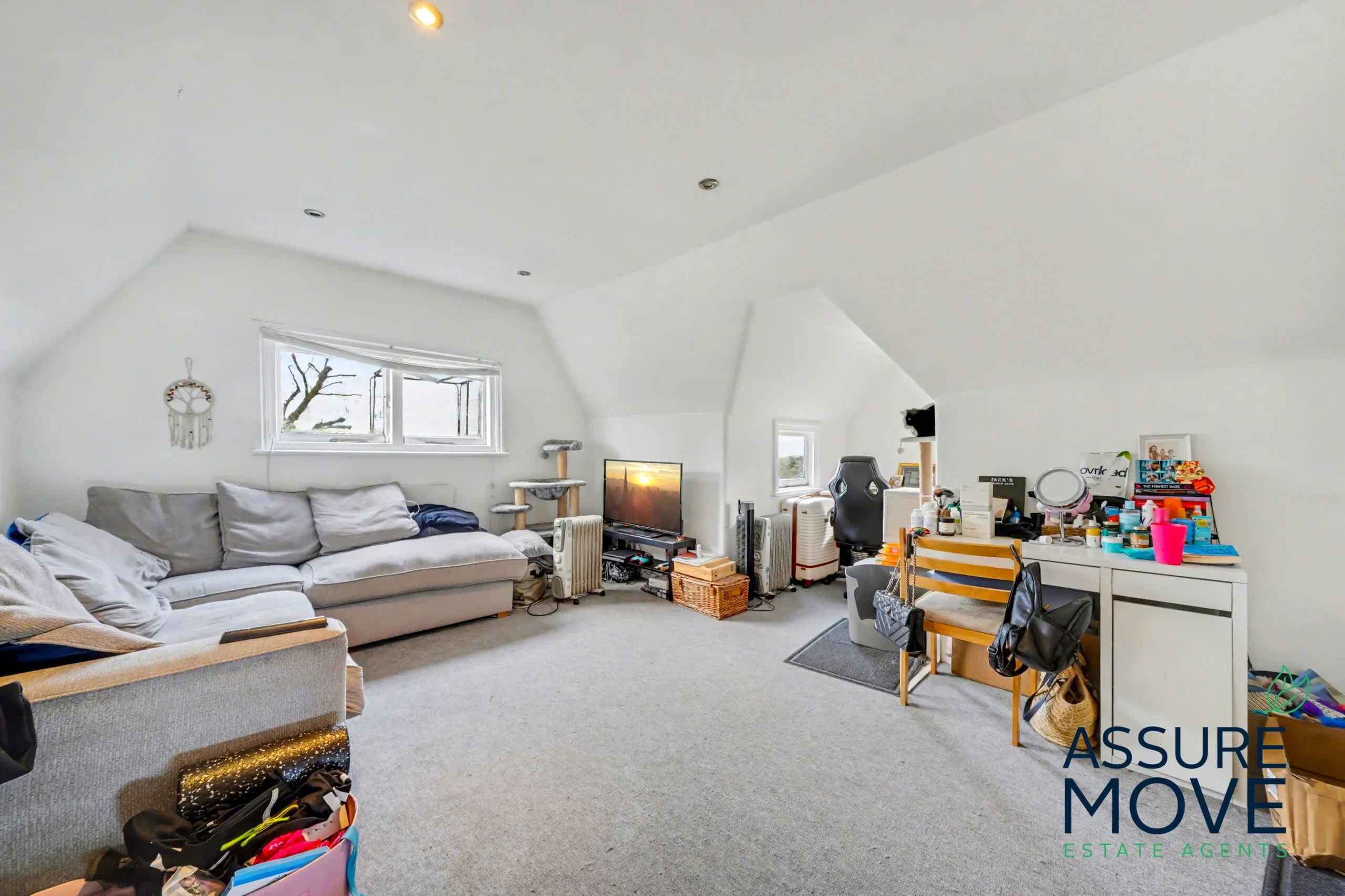 Flat Haslemere Road in Greater London