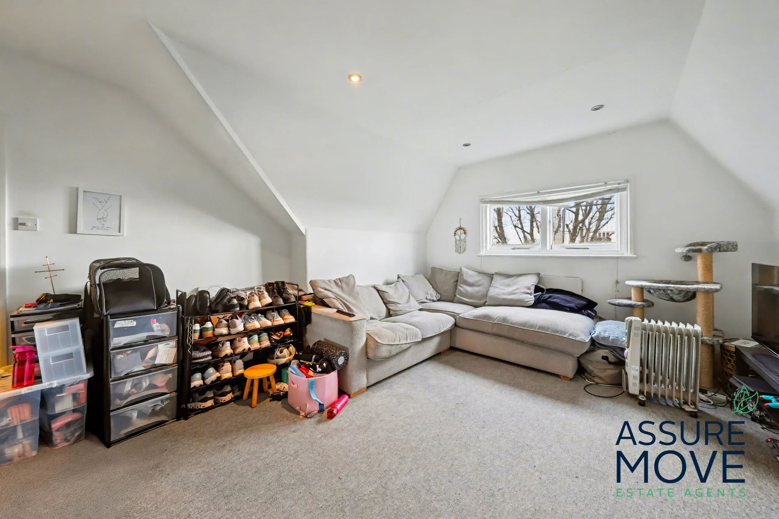 Flat Haslemere Road in Greater London
