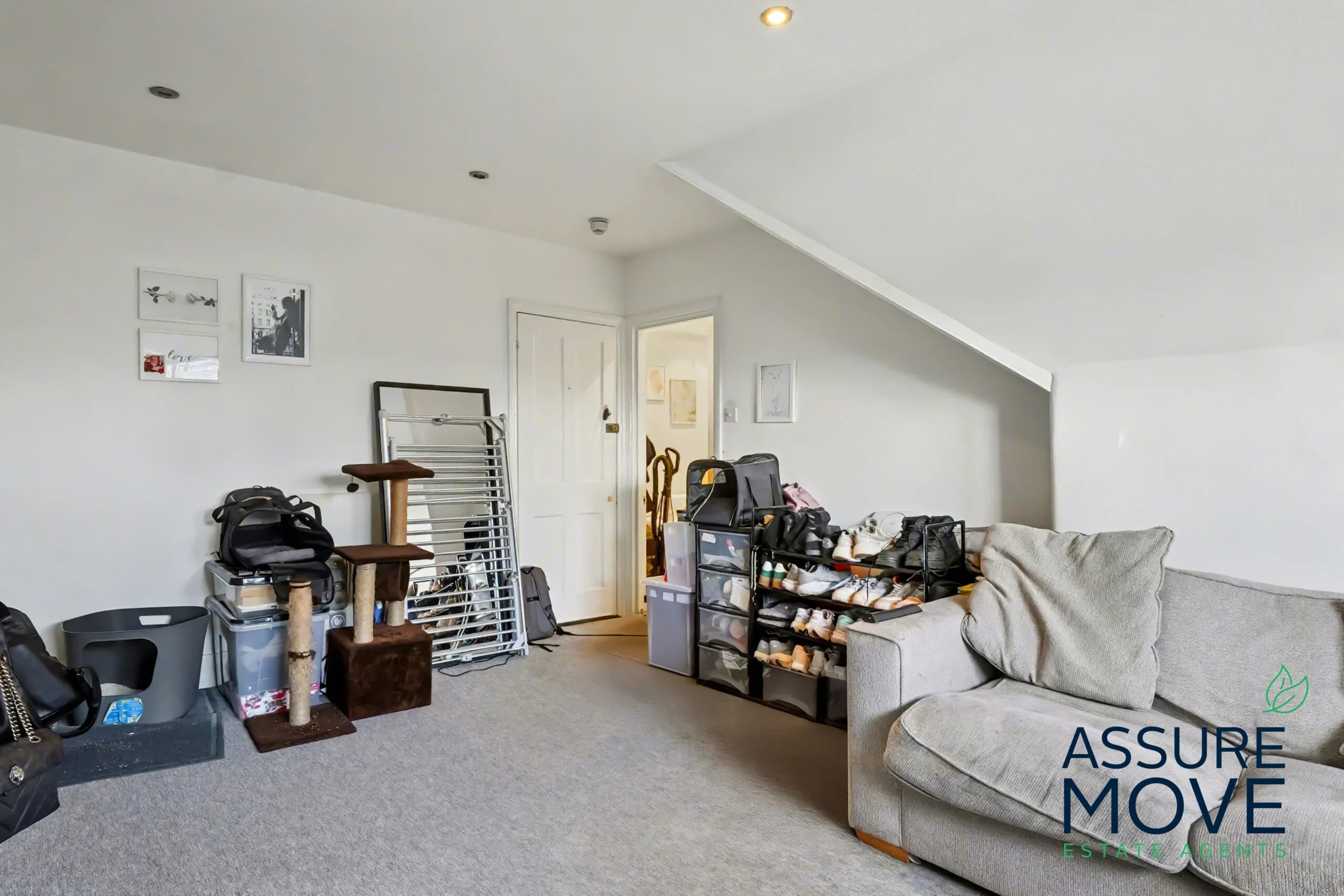Flat Haslemere Road in Greater London