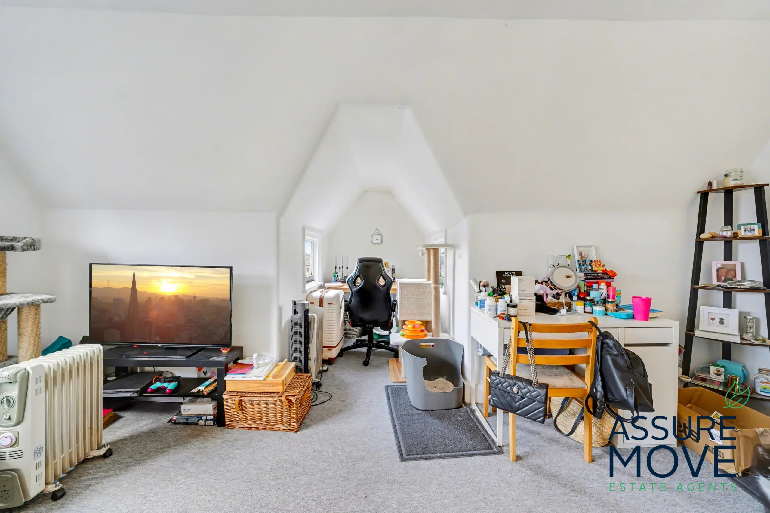 Flat Haslemere Road in Greater London
