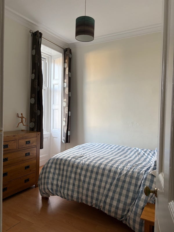 Flat Raeburn Place in City of Edinburgh