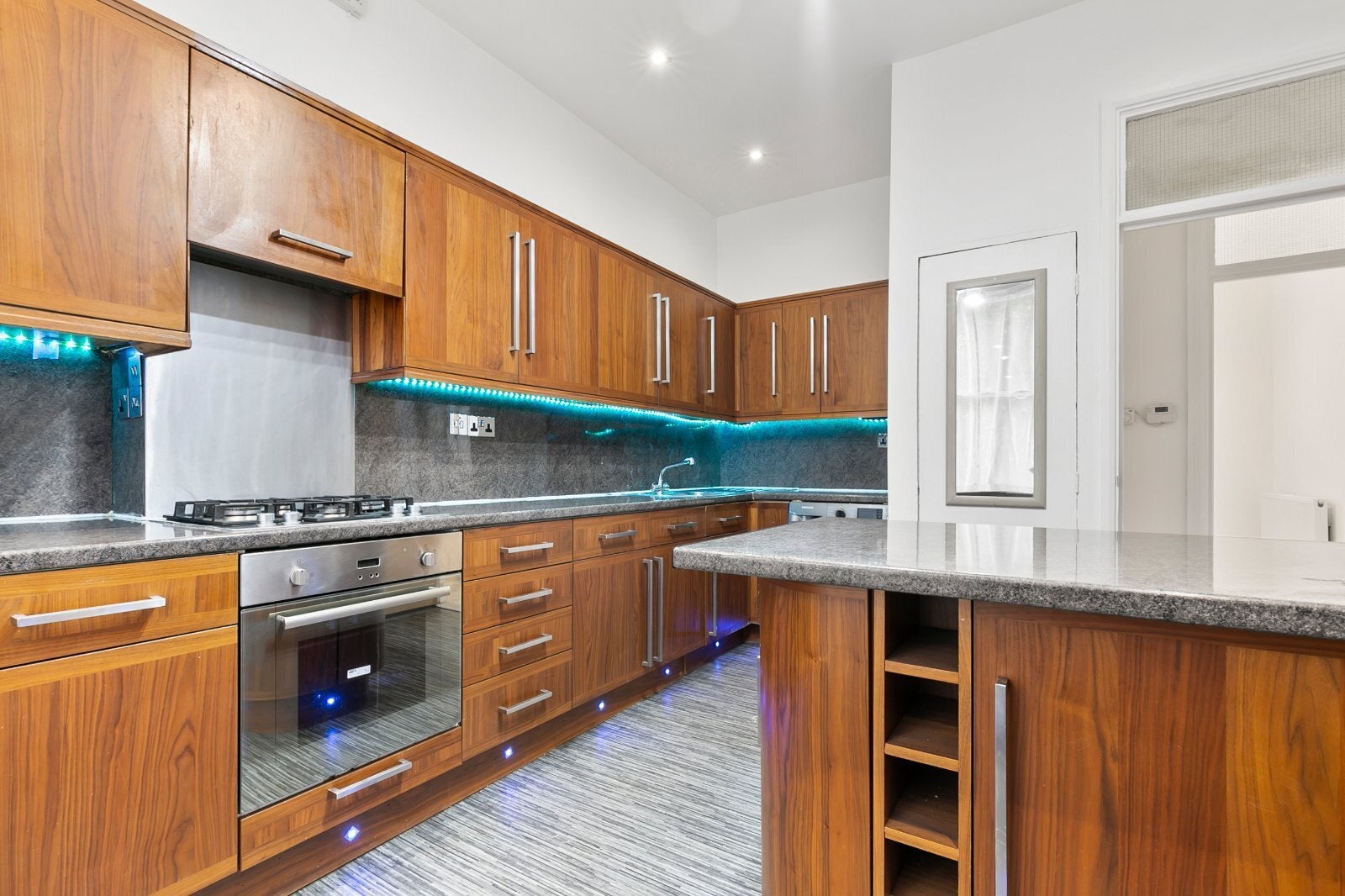 Flat Grosvenor Avenue in Greater London