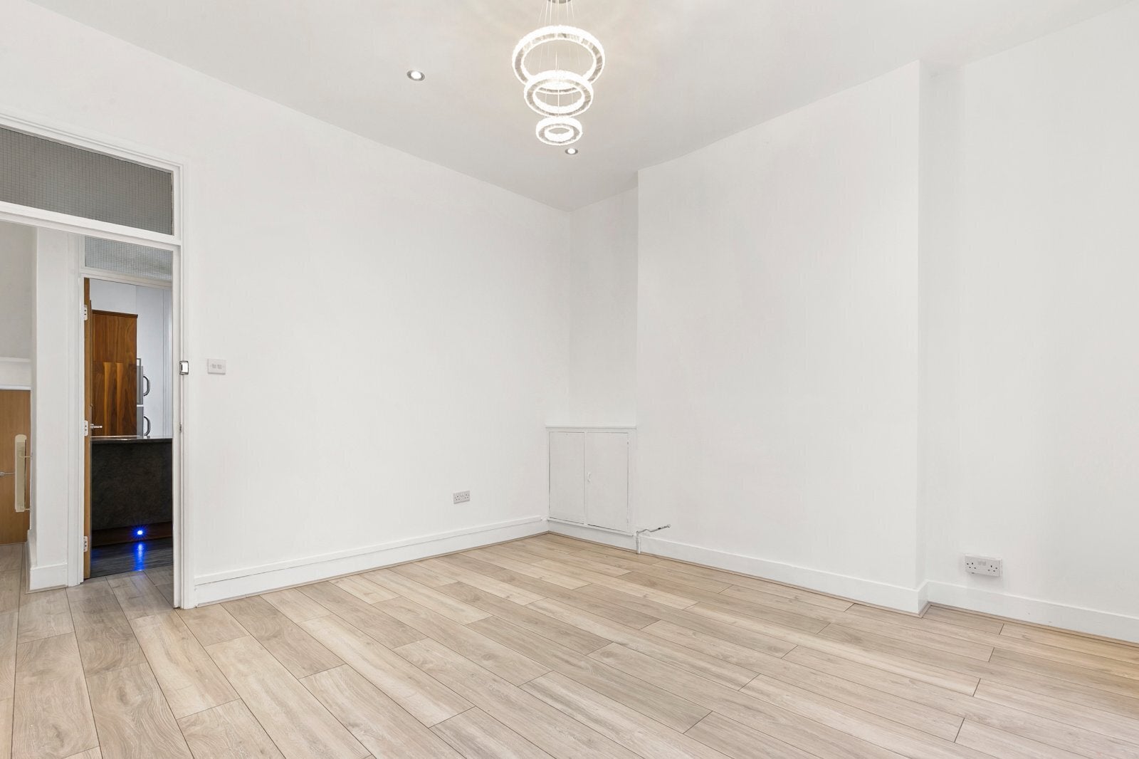 Flat Grosvenor Avenue in Greater London