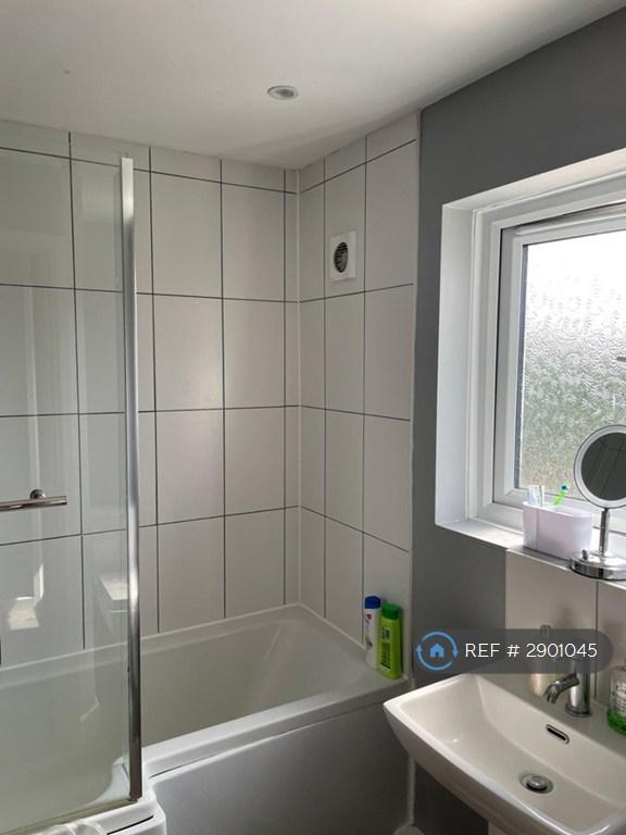 Room Exmoor Close in Chelmsford