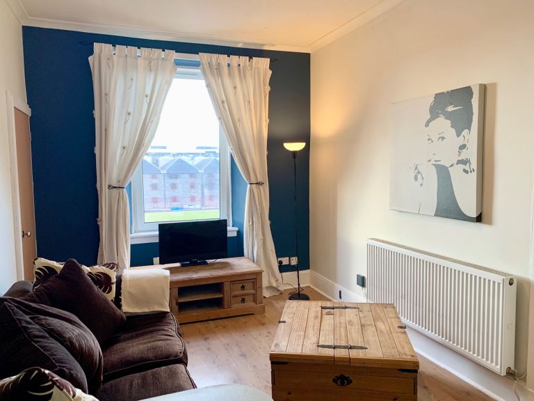 Flat Wheatfield Place in City of Edinburgh