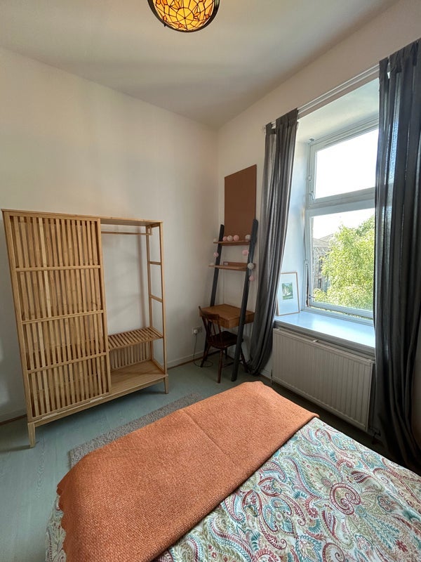 Room Cathcart Road in Glasgow