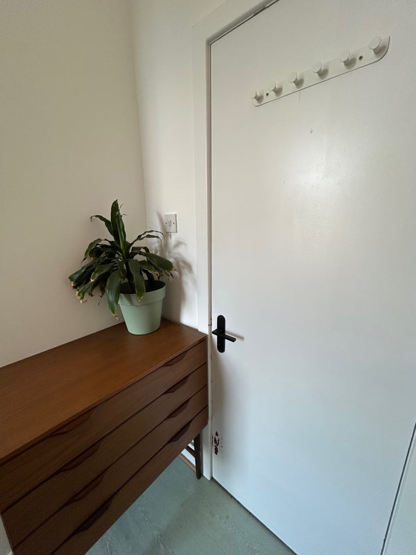 Room Cathcart Road in Glasgow