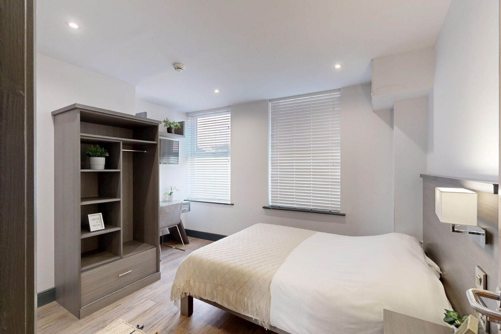 Room Hounds Gate in Nottingham