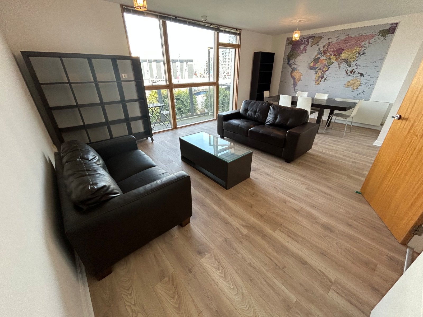 Flat Mavisbank Gardens in Glasgow