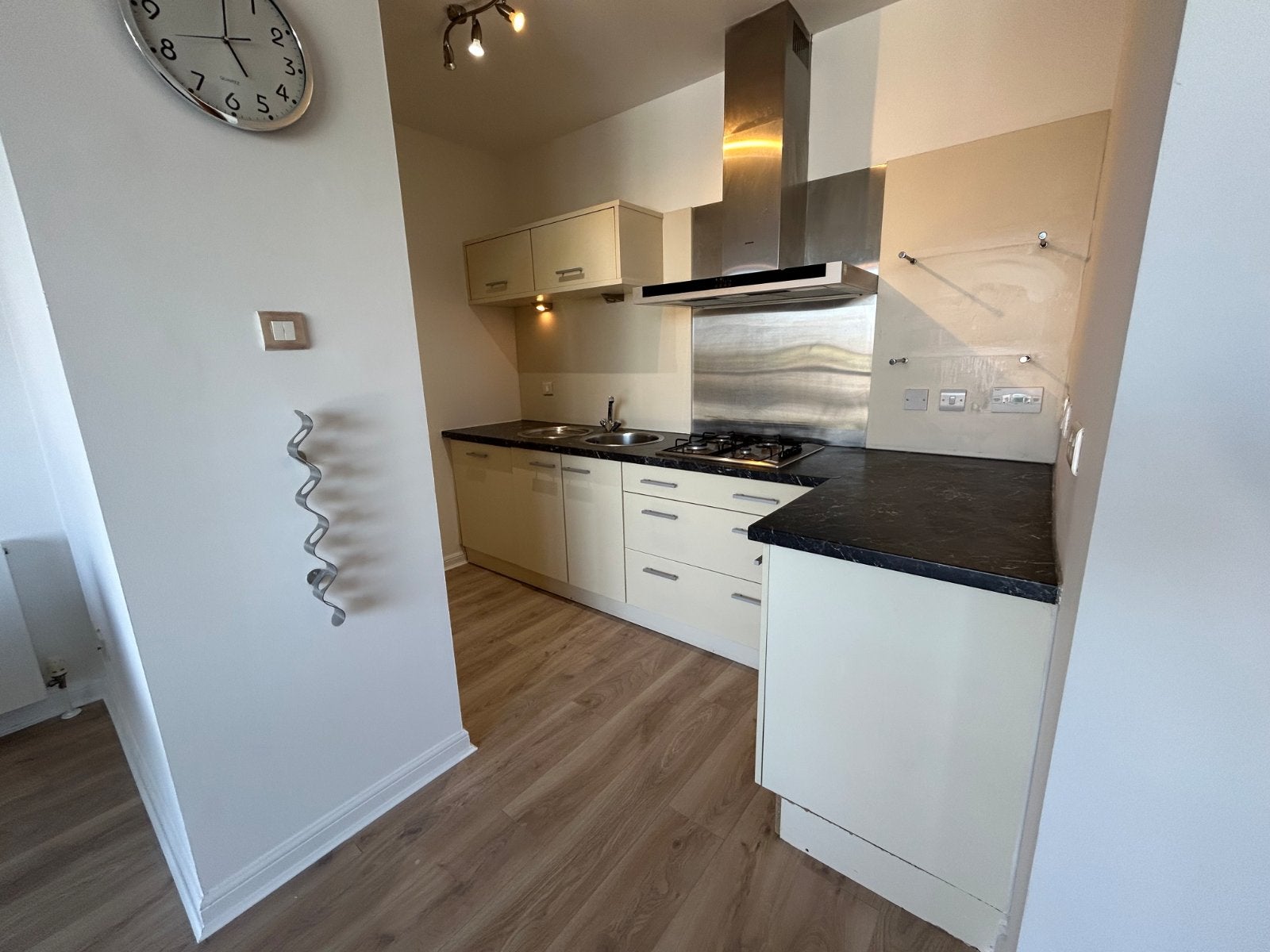 Flat Mavisbank Gardens in Glasgow