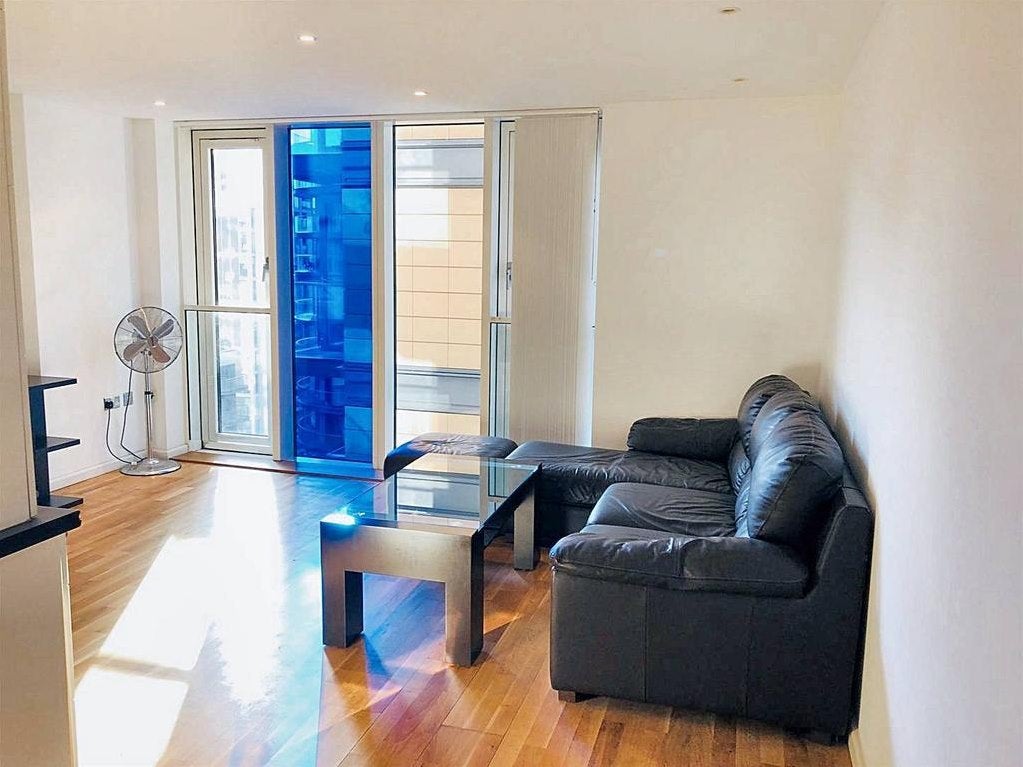 Flat Millharbour in Greater London