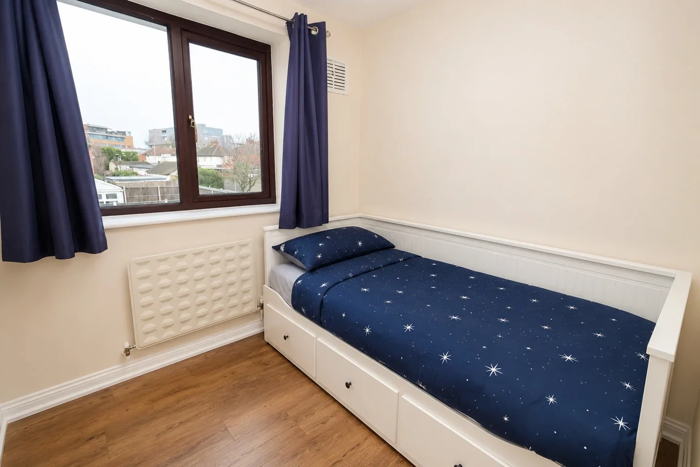 House Pearl Gardens in Slough