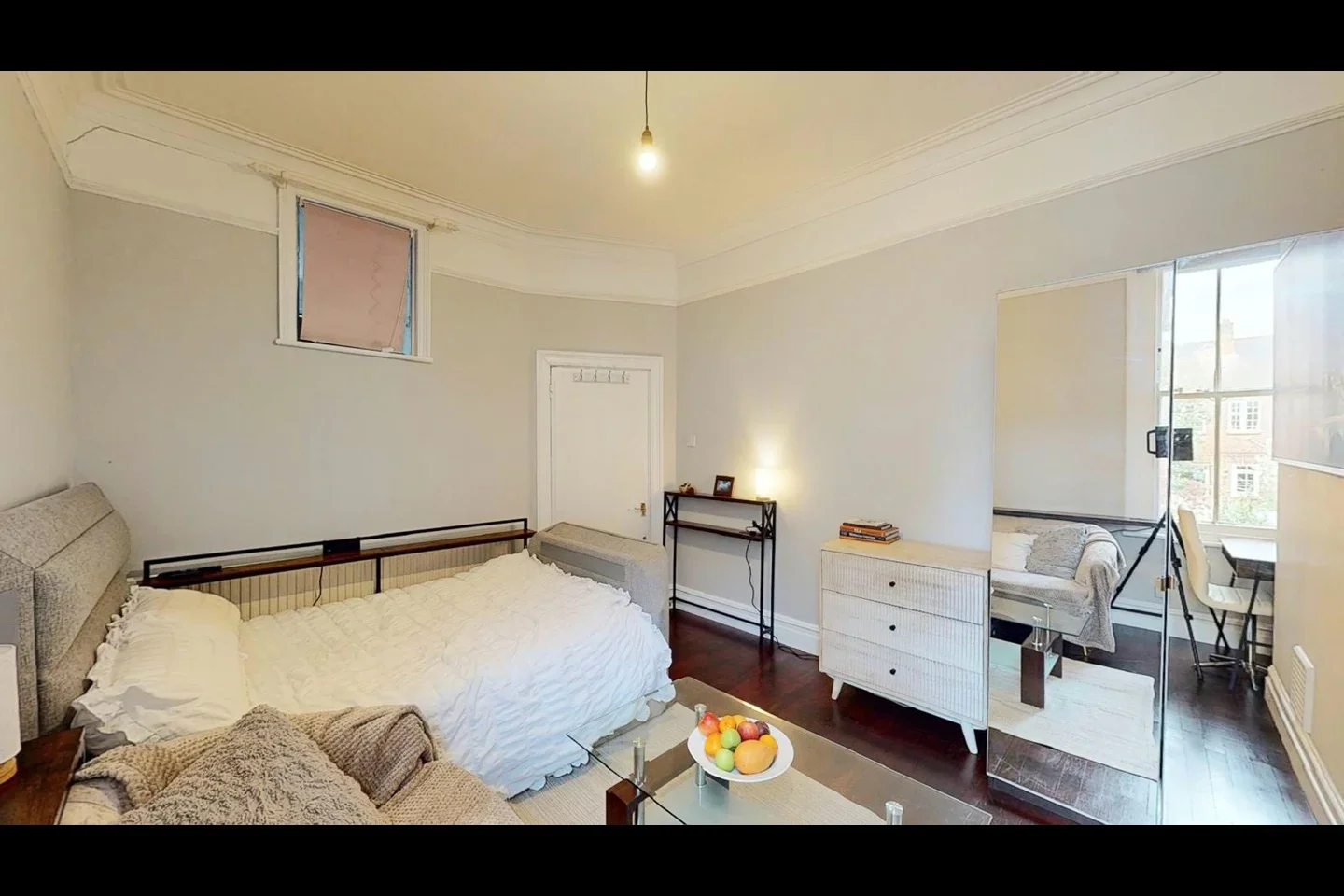 Room Granville Gardens in Greater London