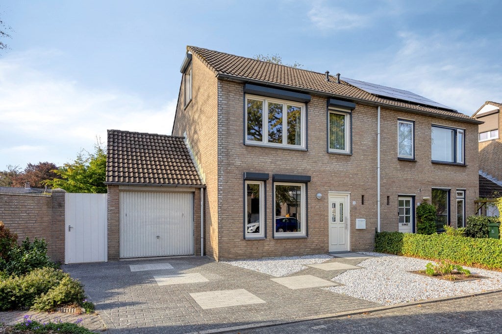 Huis De Leeuwebek 30 in Budel