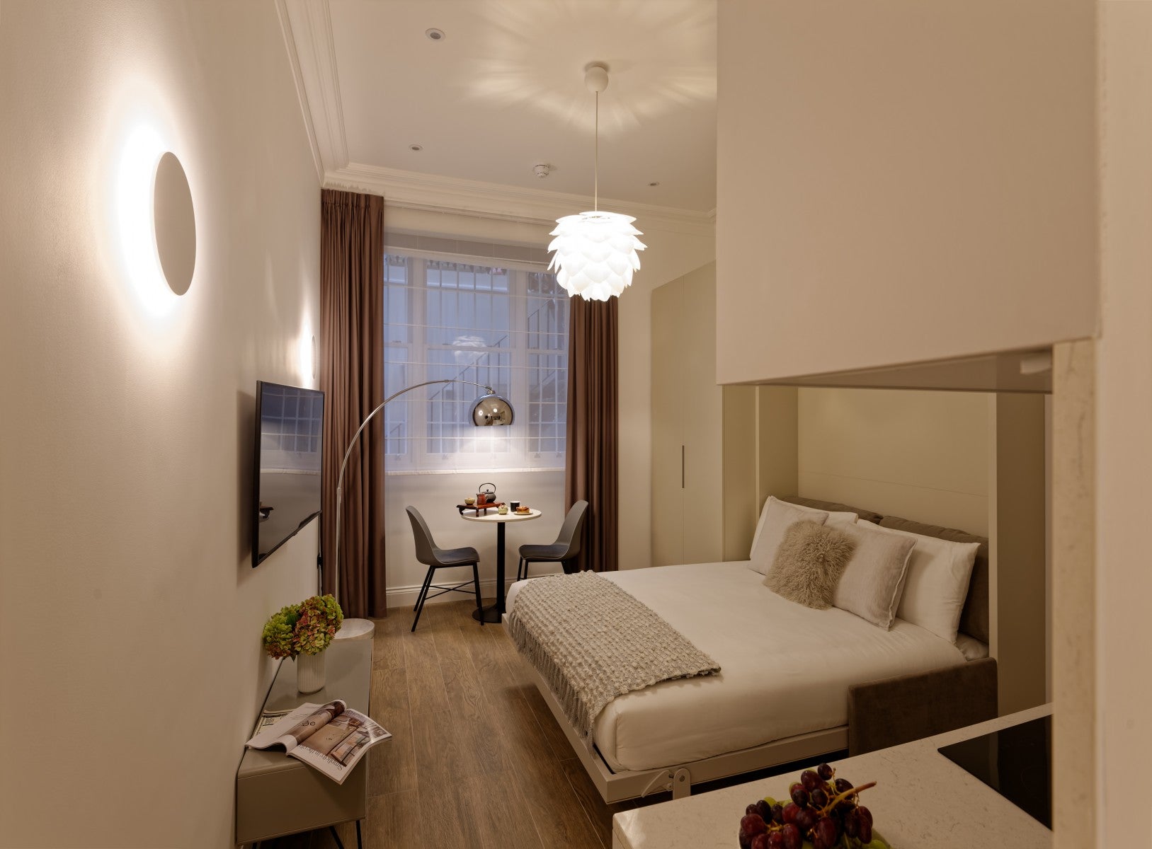 Flat Linden Gardens in Greater London