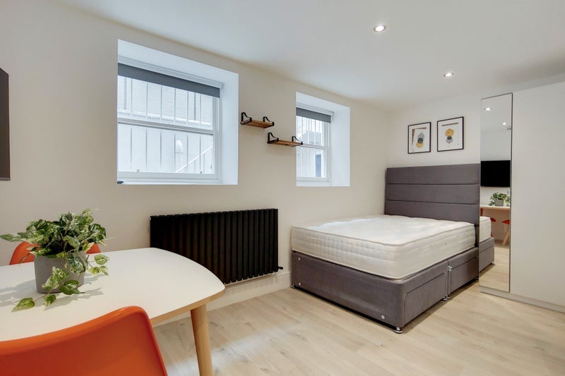 Flat Gloucester Place in City of Westminster