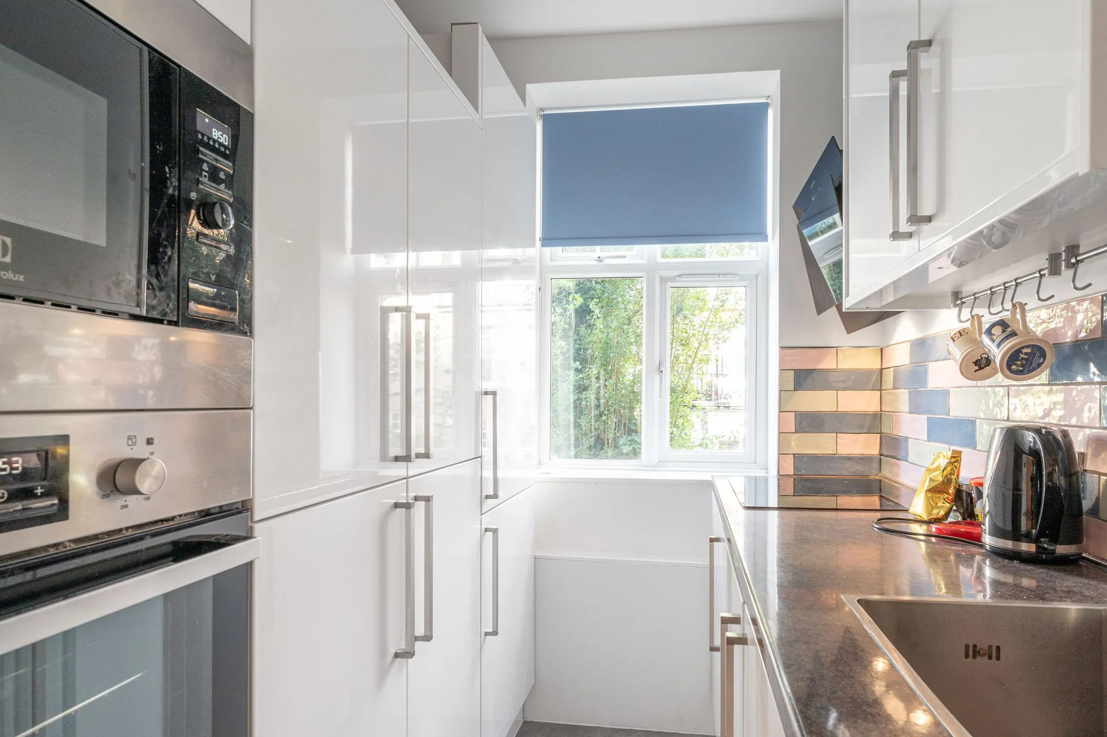 Flat Belsize Grove in Greater London