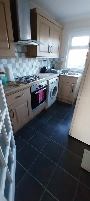 Room Paget Avenue in Greater London