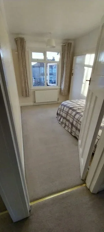 Room Paget Avenue in Greater London