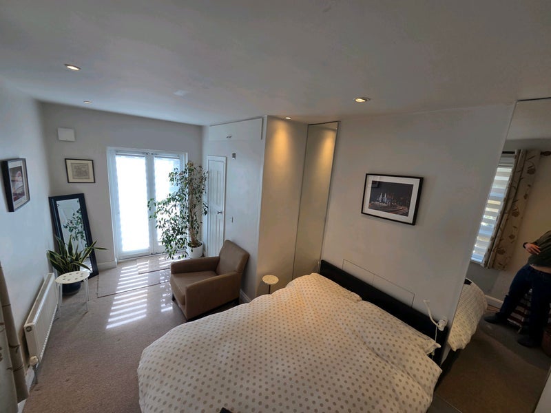 Room Winslow Road in Greater London