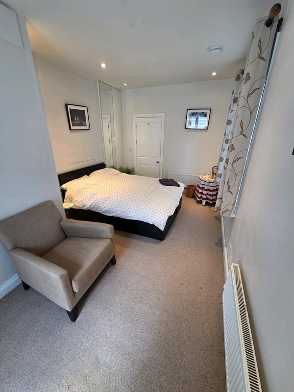 Room Winslow Road in Greater London