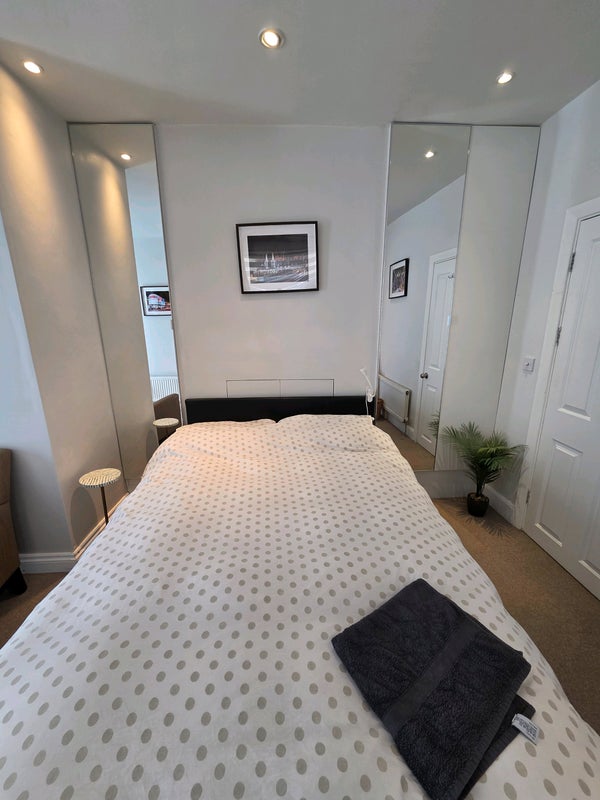 Room Winslow Road in Greater London
