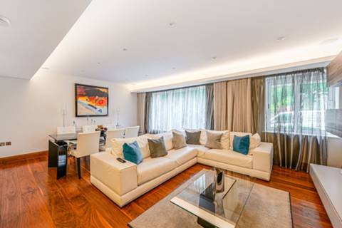 Flat Montrose Court in City of Westminster