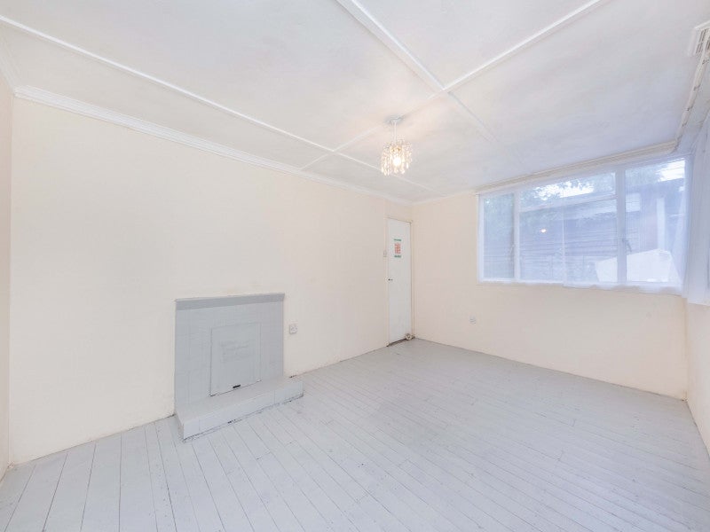 Room Ector Road in Greater London