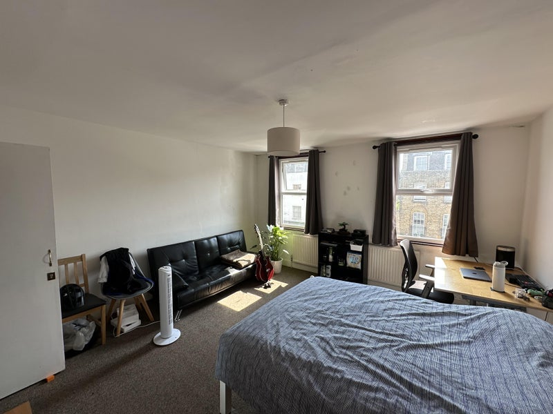 Room Camden Road in Greater London