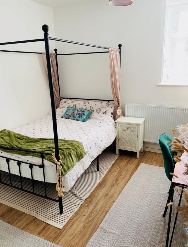 Room Napoleon Avenue in Bristol