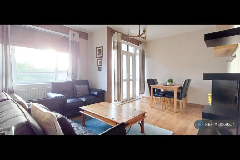 Room Albert Drive in Greater London