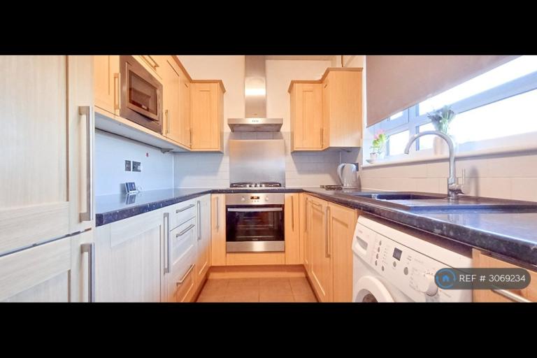 Room Albert Drive in Greater London