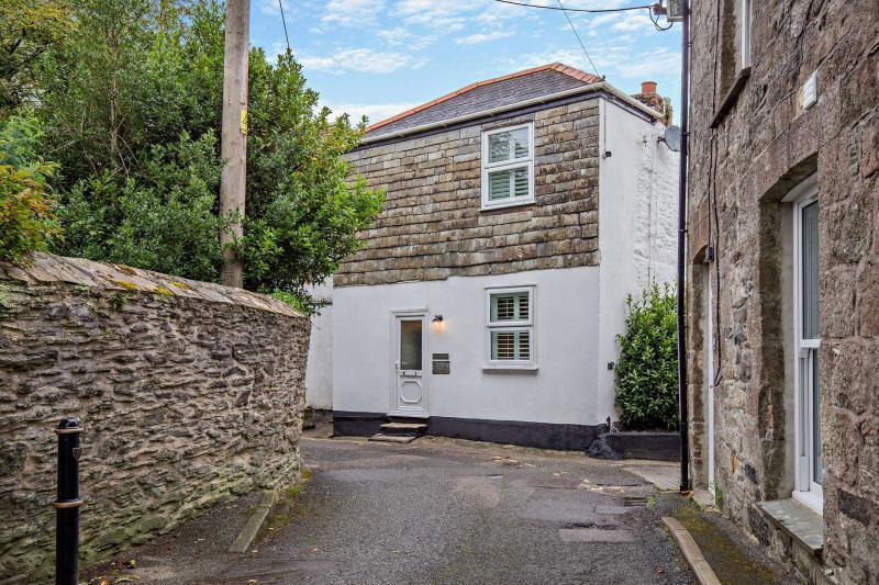 House Higher East Street in St. Columb Major