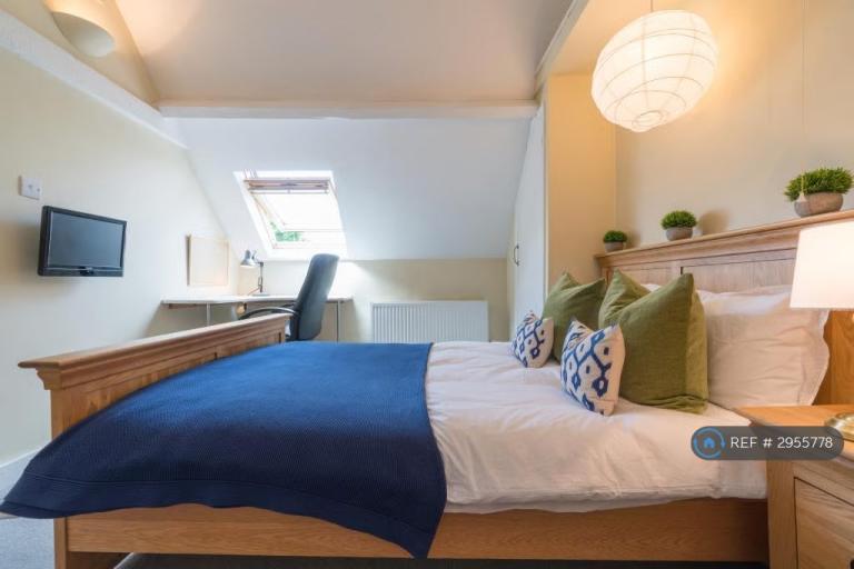 Room City Bank Road in Cotswold District